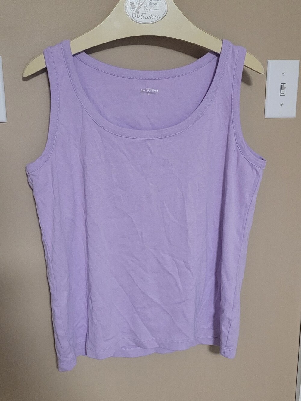 💚10 for $10💚 Bundle and save Northern Reflections Lavender Scoop Tank Top